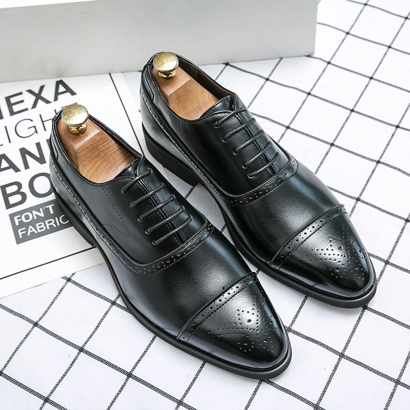 Plus Size Business Ležérne Oxfordské Topánky Pánske Čierne Šaty Fashion Brogues Vyrezávané Svadobné